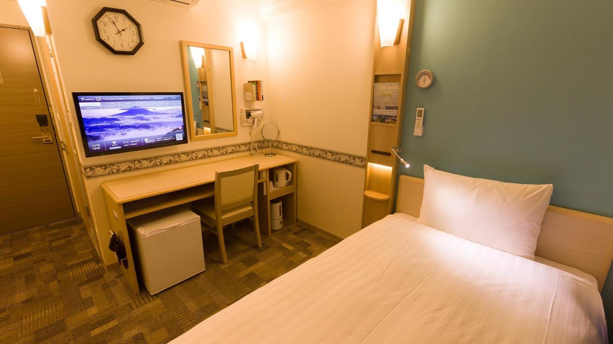 Toyoko Inn Saitama Misato Ekimae Szoba fotó