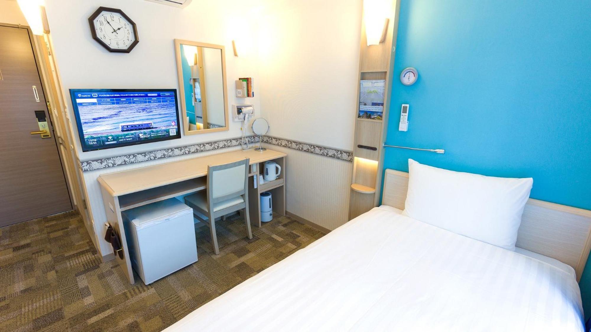 Toyoko Inn Saitama Misato Ekimae Szoba fotó
