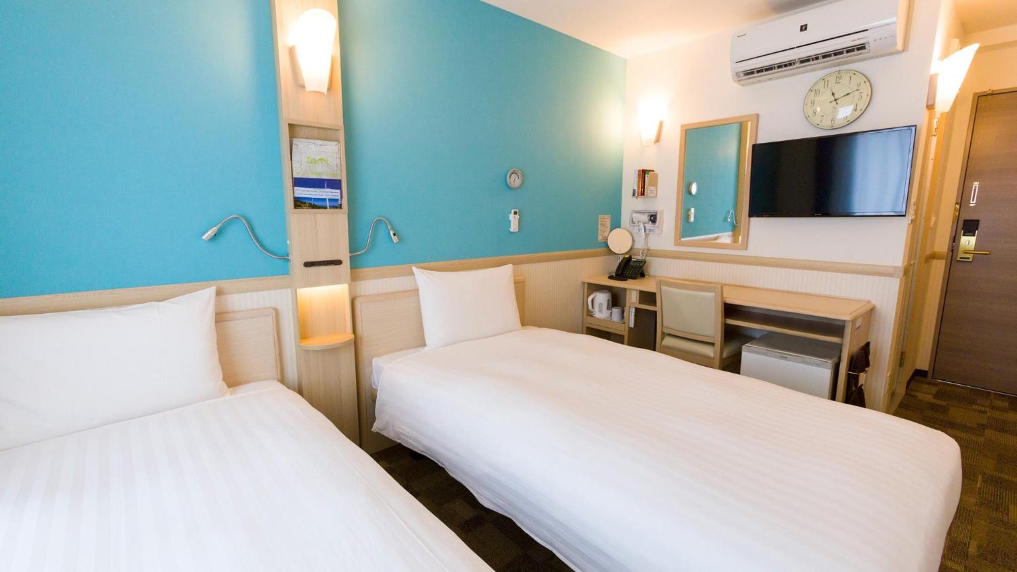 Toyoko Inn Saitama Misato Ekimae Szoba fotó